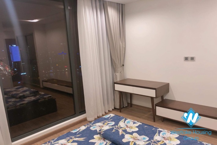 An affordable 2 bedroom  apartment for rent in Vinhomes Metropolis, Ha Noi